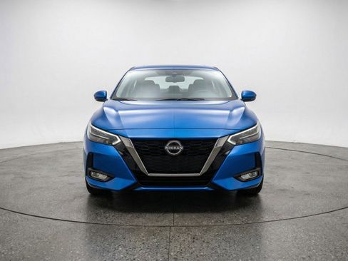 Used 2025 Nissan Sentra SV FWD image 2