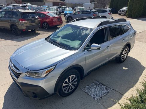 Used 2022 Subaru Outback Premium AWD/4WD image 4