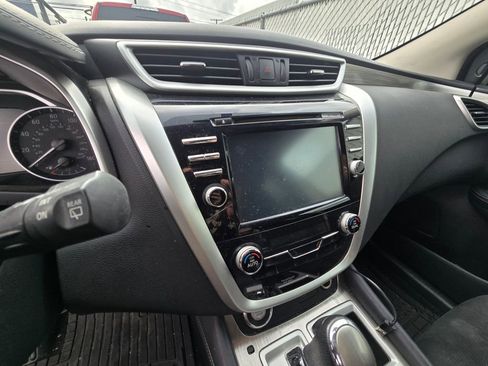 Used 2018 Nissan Murano SV image 12