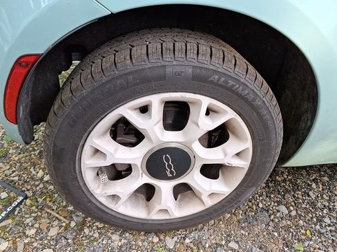 Used 2017 FIAT 500 Lounge FWD image 7