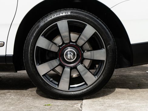 Used 2022 Rolls-Royce Cullinan AWD/4WD image 34