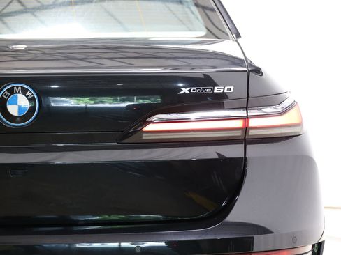 Used 2023 BMW i7 xDrive60 AWD/4WD image 64