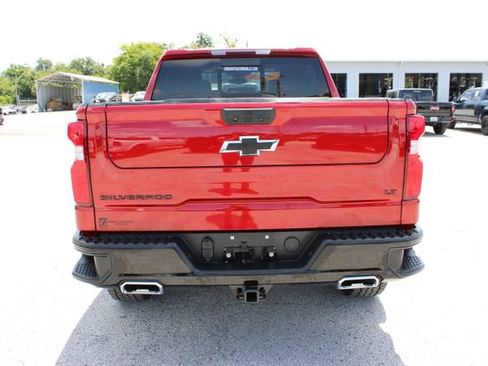 Used 2024 Chevrolet Silverado 1500 LT Trail Boss w/ Convenience Package II AWD/4WD image 9