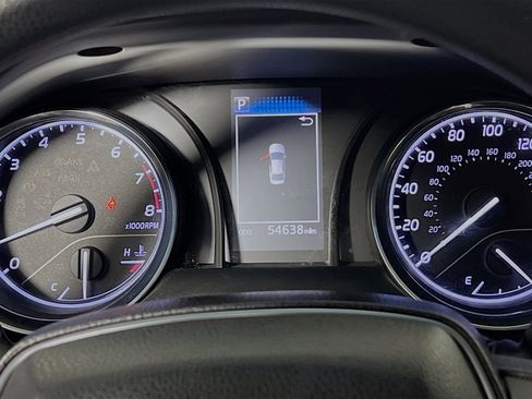 Used 2020 Toyota Camry LE image 22