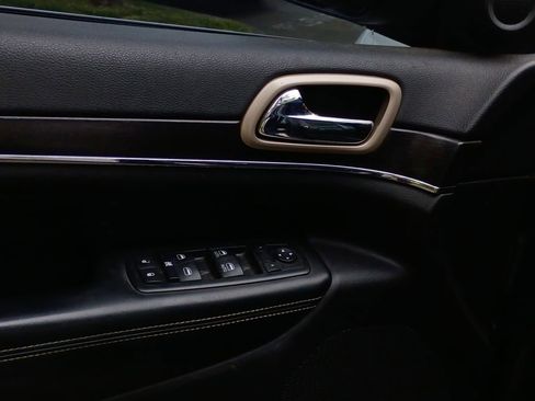 Used 2014 Jeep Grand Cherokee Limited w/ Trailer Tow Group IV AWD/4WD image 12