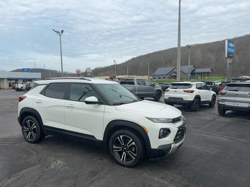 Used 2023 Chevrolet TrailBlazer LT image 1