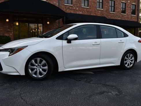 Used 2025 Toyota Corolla LE FWD image 46