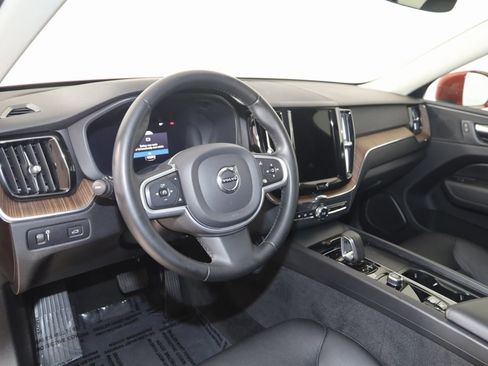 Used 2022 Volvo XC60 B5 Momentum image 27