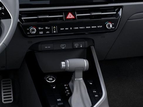 New 2025 Kia Niro EX Touring image 28