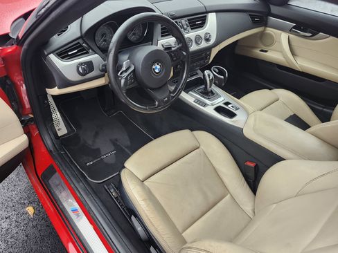 Used 2011 BMW Z4 sDrive35is image 4