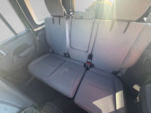 Used 2024 Jeep Wrangler Willys image 13