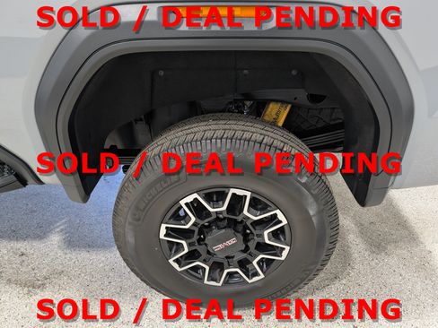 Used 2024 GMC Sierra 2500 AT4X AWD/4WD image 13