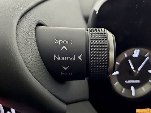 Used 2025 Lexus ES 300h w/ Premium Package image 26