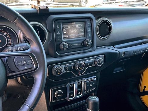 Used 2019 Jeep Wrangler Sport AWD/4WD image 5