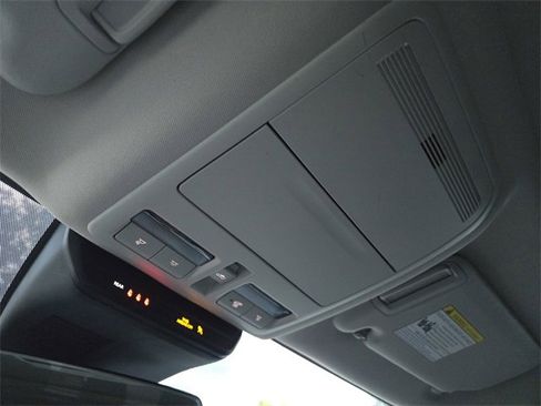 Used 2023 MAZDA CX-50 2.5 S w/ Preferred Plus Pkg image 18