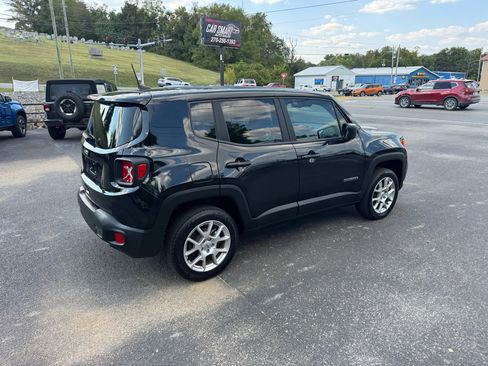 Used 2023 Jeep Renegade Latitude image 5