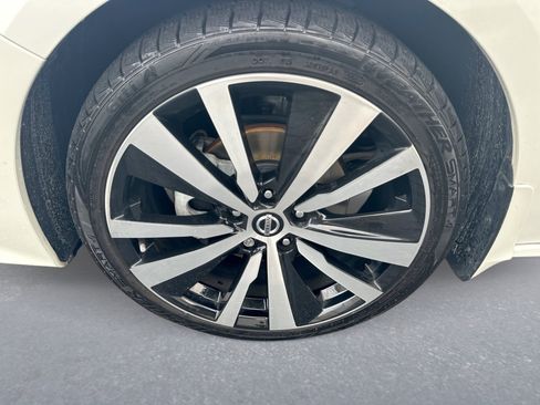 Used 2021 Nissan Altima 2.5 Platinum AWD/4WD image 11