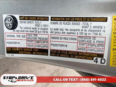 Used 2005 Toyota Highlander 4WD V6 w/ 3rd Row image 17