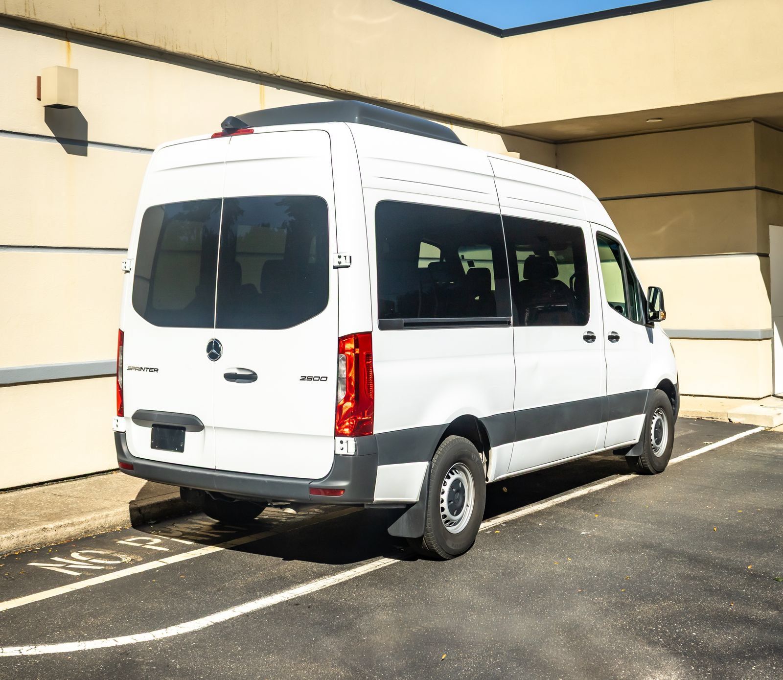 Used 2025 Mercedes-Benz Sprinter 2500 image 8