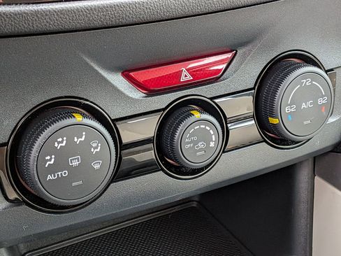 Used 2022 Subaru Forester Base image 23