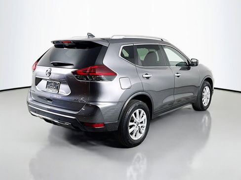 Used 2020 Nissan Rogue SV image 5