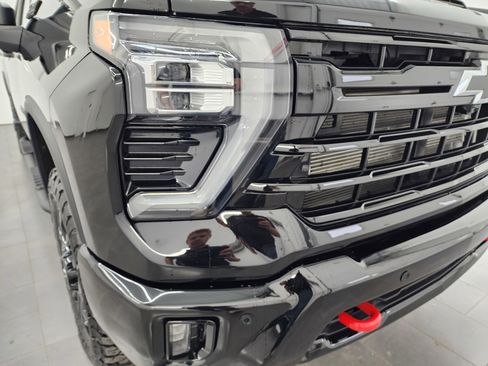 Used 2025 Chevrolet Silverado 2500 LT w/ Trail Boss Package AWD/4WD image 24