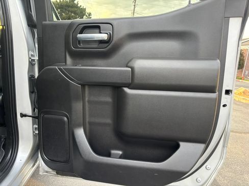 Used 2021 Chevrolet Silverado 1500 LT AWD/4WD image 19