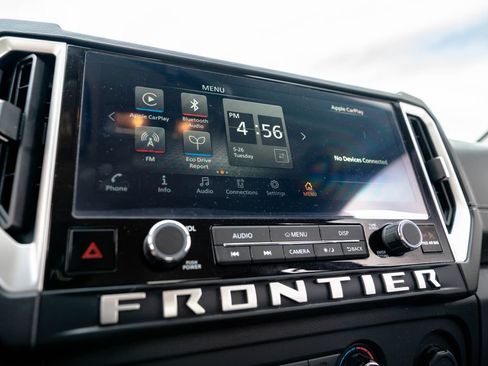 Used 2025 Nissan Frontier SV AWD/4WD image 28