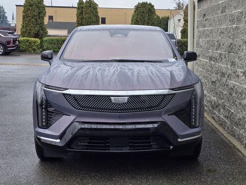 New 2026 Cadillac Optiq Luxury 2 image 11