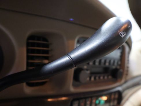 Used 2005 Buick Le Sabre Limited w/ Celebration Edition Package FWD image 29