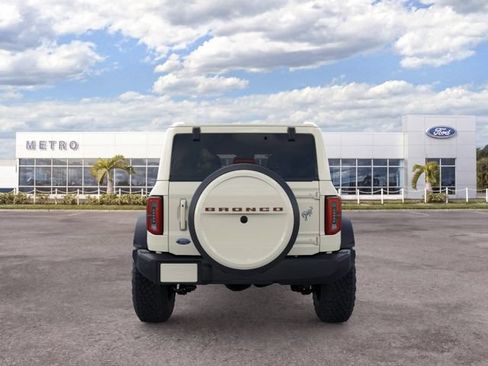 New 2026 Ford Bronco Outer Banks w/ Sasquatch Package AWD/4WD image 5