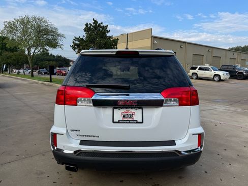 Used 2016 GMC Terrain SLT w/ Driver Alert Package I FWD image 3