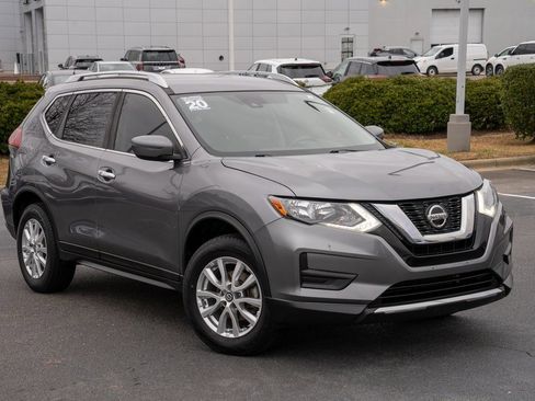 Used 2020 Nissan Rogue SV image 1