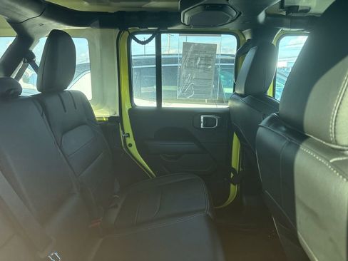 Used 2023 Jeep Wrangler Unlimited Sahara w/ Cold Weather Group image 10