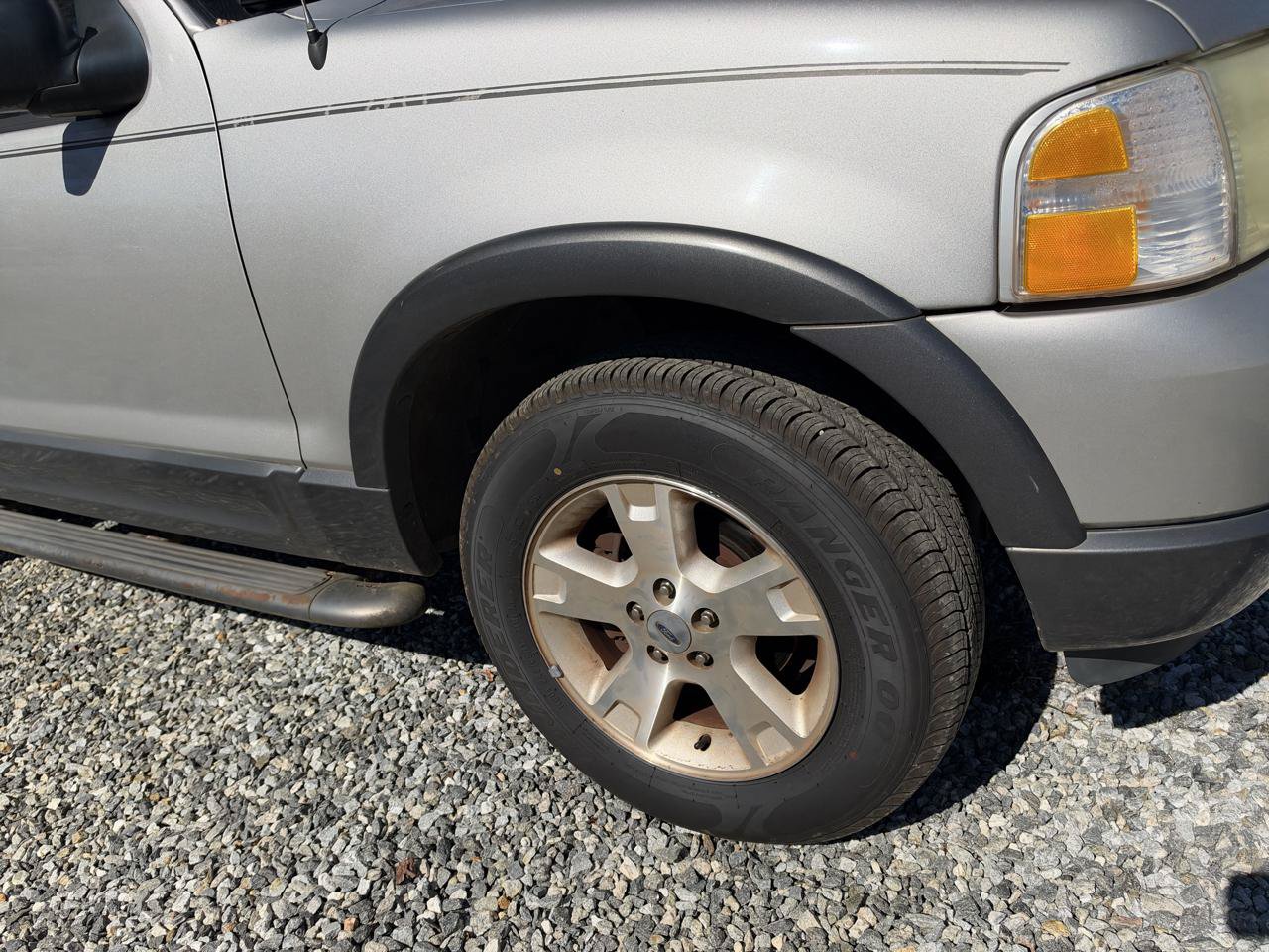Used 2003 Ford Explorer XLT RWD image 3