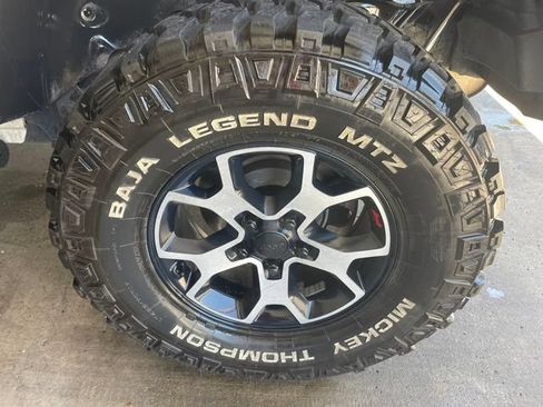 Used 2021 Jeep Wrangler Unlimited Rubicon w/ LED Lighting Group AWD/4WD image 17