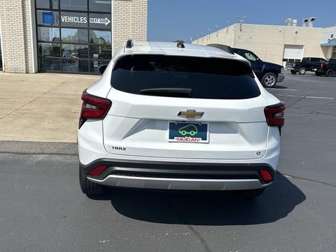 Used 2025 Chevrolet Trax LT w/ Driver Confidence Package FWD image 6