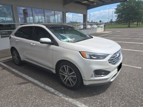 Used 2019 Ford Edge Titanium w/ Equipment Group 301A image 4