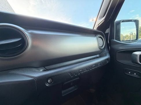 Used 2021 Jeep Wrangler Unlimited Sport AWD/4WD image 34