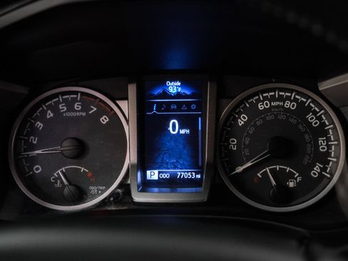 Used 2017 Toyota Tacoma SR5 image 16