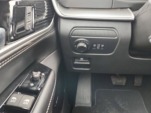 New 2026 Jeep Grand Wagoneer L Limited AWD/4WD image 18