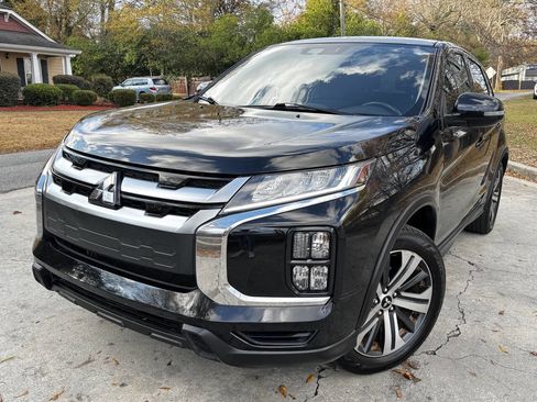 Used 2021 Mitsubishi Outlander Sport SE image 1