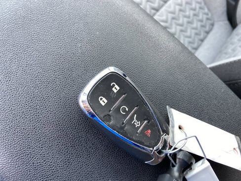 Used 2023 Chevrolet Equinox LT w/ Driver Convenience Package image 39