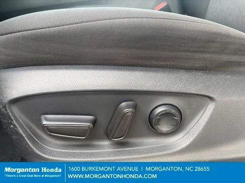 Used 2018 Toyota Camry LE FWD image 16