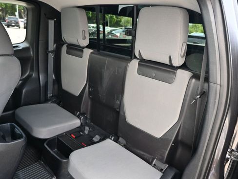 Used 2019 Toyota Tacoma SR w/ SR Convenience Package image 15