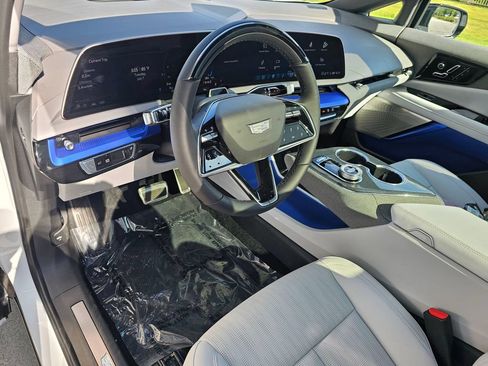 New 2026 Cadillac Optiq Luxury 2 AWD/4WD image 19