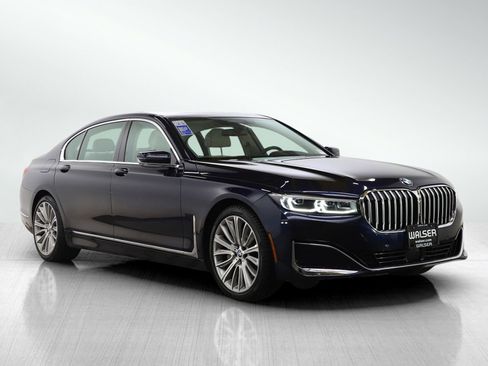 Used 2020 BMW 750i xDrive w/ Executive Package image 7