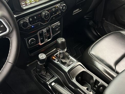 Used 2023 Jeep Wrangler Unlimited Sahara w/ Cold Weather Group image 34