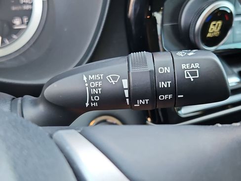 Used 2023 Toyota Highlander LE image 25