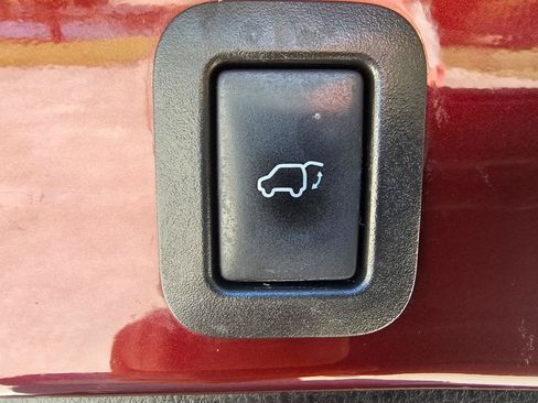 Used 2018 Toyota Highlander Limited Platinum AWD/4WD image 22